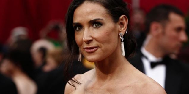 Se baben der overhalede Demi Moore indenom