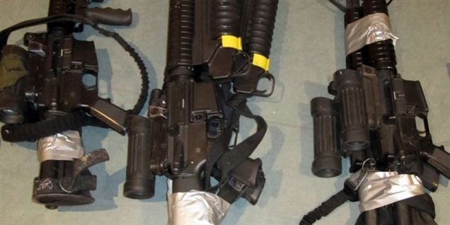 Pistoler og geværer - se det store våbenfund