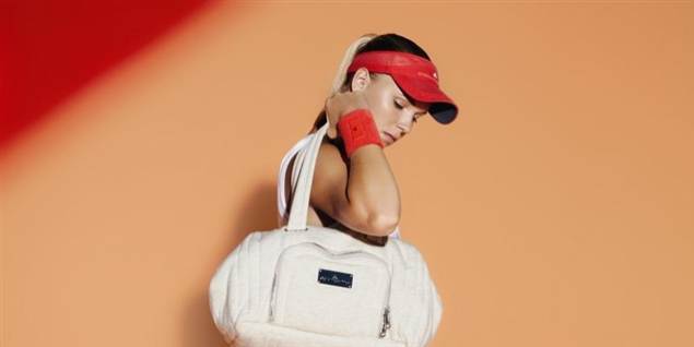 Caroline Wozniacki klar i nyt frækt dress