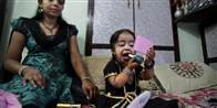 Jyoti Amge skal se fin ud, nu hvor hun er kommet i Guinness Rekordbog.