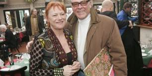Klaus Pagh, her sammen med Lisbeth Dahl, kan se frem til snart at se sin søn igen, efter eks-kæresten er blevet anholdt.