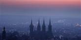<span style='font-family: Arial; font-size: 15px; color: White;'>Men vinteren præger også resten af Europa. Her er det en smuk morgen i den tyske by Bamberg, der huser en katedral med flere imponerede spir.</span> <span style='font-family: Arial; font-weight: normal; font-size: 15px; color: #999999;'>Foto: . / POLFOTO</span>