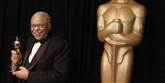 <span style='font-family: Arial; font-size: 15px; color: White;'>Og den amerikanske skuespiller James Earl Jones, som blandt andet har lagt stemme til Darth Vader fra Star Wars, fik én for sin skuespilkarriere.</span> <span style='font-family: Arial; font-weight: normal; font-size: 15px; color: #999999;'>Foto: AP / POLFOTO</span>