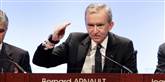 <span style='font-family: Arial; font-size: 15px; color: White;'>Verdens fjerde rigeste mand er fransk og hedder Bernard Arnault. Med 232 milliarder kroner i formue har han rigeligt råd til at fejre sine sejre med dyre dråber. Og så ejer han i øvrigt champagne-producenten Moet &amp; Chandon og Hennessy, der producerer cognac. Han ejer også taskefirmaet Louis Vuitton.</span> <span style='font-family: Arial; font-weight: normal; font-size: 15px; color: #999999;'>Foto: Colourbox</span>