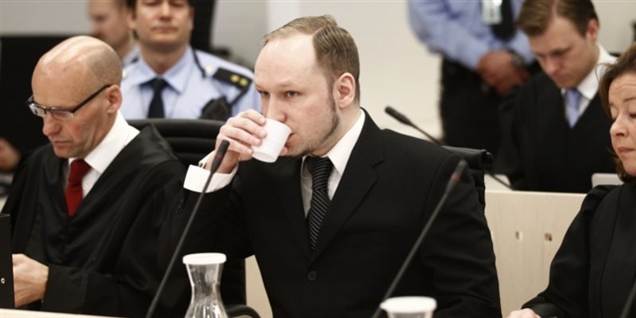 Billederne du ikke må se af massemorderen