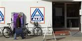 <span style='font-family: Arial; font-size: 15px; color: White;'><span style="font-weight: normal">Det
er tidligere kommet frem, at Aldi udsætter de almindelige ansatte
for vidtgående ærlighedstest. Blandt andet ved at smide penge på gulvet for at teste, om den ansatte stikker dem i egen lomme.</span></span> <span style='font-family: Arial; font-weight: normal; font-size: 15px; color: #999999;'>Foto: Polfoto</span>