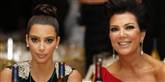 <span style='font-family: Arial; font-size: 15px; color: White;'>Kim Kardashian var dukket op i selskab med sin mor Kris Jenner. Kims nye flirt Kanye West var ikke at se nogen steder.</span> <span style='font-family: Arial; font-weight: normal; font-size: 15px; color: #999999;'>Foto: Haraz N. Ghanbari / POLFOTO</span>