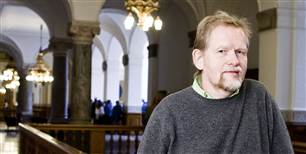 ”Det er meget positivt, at ministeren vil undersøge problemet til bunds,” siger arbejdsmarkedsordfører Christian Juhl (Enh.).