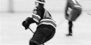 For 18 år siden stod New Jersey Devils også på tærsklen til at nå Stanley Cup-finalen, men netop New York Rangers vendte dengang 2-3 i kampe til samlet sejr på 4-3 i kampe.