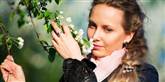 <span style='font-family: Arial; font-size: 15px; color: White;'>Kvinder kan lugte sig frem til den rette partner. Undersøgelser har vist, at jo mere forskellige, en mand og en kvindes gener er, jo større chancer har de for at få barn sammen. Og det har kvinder åbenbart næse for. I en række forsøg på universitetet i Bern i Schweiz, viste det sig, at de kvindelige forsøgspersoner ved at lugte til T-shirts, der var blevet båret af mænd i to døgn, kunne finde frem til den mest hensigtsmæssige partner.</span> <span style='font-family: Arial; font-weight: normal; font-size: 15px; color: #999999;'>Foto: Colourbox</span>