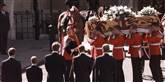 <span style='font-family: Arial; font-size: 15px; color: White;'>Prinsesse Diana døde i en tragisk bilulykke i 1997, da prins William blot var 15 år og lillebror Harry 13. Drengene var meget knyttede til deres mor.</span> <span style='font-family: Arial; font-weight: normal; font-size: 15px; color: #999999;'>Foto: JOHN GAPS III / POLFOTO</span>