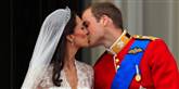 <span style='font-family: Arial; font-size: 15px; color: White;'>Prinsen er ekstrem populær i England og det er ikke blevet værre af, at han har giftet sig med den stilfulde medie-darling, Kate.</span> <span style='font-family: Arial; font-weight: normal; font-size: 15px; color: #999999;'>Foto: MATT DUNHAM / POLFOTO</span>