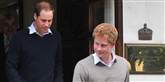 <span style='font-family: Arial; font-size: 15px; color: White;'>Prinsesse Diana lagde vægt på, at prinserne skulle have en forholdsvis normal barndom, så William og Harry kom med på McDonald's og fik lov til at lege med tjenestefolkenes børn. Barndommen blev dog langt fra lykkelig, da den var præget af forældrenes dårlige forhold og morens alt for tidlige død.</span> <span style='font-family: Arial; font-weight: normal; font-size: 15px; color: #999999;'>Foto: Clive Gee / POLFOTO</span>