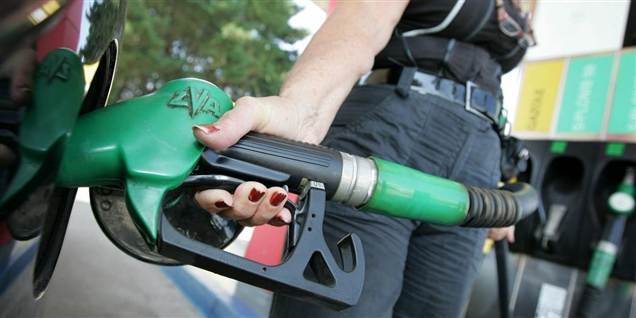 Sådan sparer du store penge på benzinen