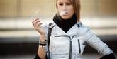 <span style='font-family: Arial; font-size: 15px; color: White;'>I Tyskland er det også forbudt at sælge cigaretter til personer under 18 år. Derfor sender Aldi unge piger ind i deres butikker for at købe smøger. Får de lov til det, falder der omgående en advarsel til kassemedarbejderen.</span> <span style='font-family: Arial; font-weight: normal; font-size: 15px; color: #999999;'>Foto: Colourbox</span>
