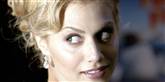 <span style='font-family: Arial; font-size: 15px; color: White;'>Familien til filmstjernen Brittany Murphy blev ramt dobbelt i 2009. Først døde den smukke skuespiller i sin badeværelse blot 32 år gammel. Blot fem måneder senere døde hendes 40-årige mand Simon Monjack - formentlig af sorg.</span> <span style='font-family: Arial; font-weight: normal; font-size: 15px; color: #999999;'>Foto: Scanpix, AFP, SHAUN CURRY</span>