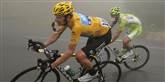 <span style='font-family: Arial; font-size: 15px; color: White;'>Bradley Wiggins er fortsat i gult, selvom han havde svært ved at holde tempoet på 17. etape.</span> <span style='font-family: Arial; font-weight: normal; font-size: 15px; color: #999999;'>Foto: AP Photo/Christophe Ena / POLFOTO</span>