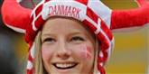 <span style='font-family: Arial; font-size: 15px; color: White;'>En dansk fan under en basketkamp</span> <span style='font-family: Arial; font-weight: normal; font-size: 15px; color: #999999;'>Foto: AP / POLFOTO</span>