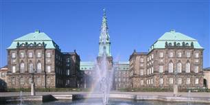Jyllands-Posten skriver i dag, at Thor Möger Pedersen havde to forskellige udmeldinger om skattereformen i ærmet - en til medlemmerne af SF og en til regeringskollegerne.