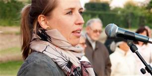 Mette Frederiksen er klar til at invitere alle partier til forhandlinger om en kontanthjælpsreform.