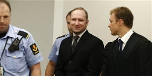 - Breivik har hele tiden set sig selv som tilregnelig og er ikke overrasket over dommen. Han gentager, at han ikke vil anke, siger Geir Lippestad.