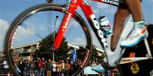 Mark Cavendish kørte først over stregen på Frederiksberg Álle.