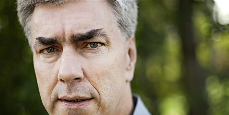 Ved hjælp af simple teknikker har Kurt Strand undgået stress. Han har blandt andet anerkendt, at multitasking er umuligt, og sørger, så vidt muligt, for kun at have en enkelt bold i luften ad gangen. Her deler han ud af flere gode tips til at undgå stress: Foto: Polfoto