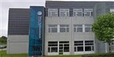 <span style='font-family: Arial; font-size: 15px; color: White;'>Aarhus Købmandskole har 225 lærere. De får i gennemsnit udbetalt 62.123 kroner i overarbejde, viser rapporten fra Moderniseringsstyrelsen</span> <span style='font-family: Arial; font-weight: normal; font-size: 15px; color: #999999;'>Foto: Google Maps</span>