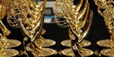 <span style='font-family: Arial; font-size: 15px; color: White;'>Her er de. Dem, de alle kæmpede om. En Emmy er en pris, der uddeles til bedste tv-produktioner i en angiven tidsperiode og som anses for fjernsyn at være det samme som Academy Awards er for film og Grammy Awards for musik.</span> <span style='font-family: Arial; font-weight: normal; font-size: 15px; color: #999999;'>Foto: Matt Sayles/Invision/AP / POLFOTO</span>