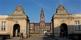 <span style='font-family: Arial; font-size: 15px; color: White;'>Gennem samme tjeneste kan børn og voksne tage på en guidet rundvisning i København. Oplev blandt andet det gamle bryggeri i Valby, Carlsberg, og magtens centrum Christiansborg.</span> <span style='font-family: Arial; font-weight: normal; font-size: 15px; color: #999999;'>Foto: Colourbox / POLFOTO</span>