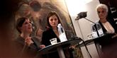 <span style='font-family: Arial; font-size: 15px; color: White;'>I en urafstemning slog hun Astrid Krag (Tv.), der kun fik 34 procent af stemmerne. De resterende 66 procent fik Annette Vilhelmsen. 4.793 stemmer fik hun. Astrid Krag fik 2472 stemmer.</span> <span style='font-family: Arial; font-weight: normal; font-size: 15px; color: #999999;'>Foto: Lars Just / POLFOTO</span>
