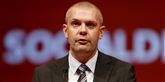 <span style='font-family: Arial; font-size: 15px; color: White;'>Måske Nick Hækkerups børn leger med finansminister Bjarne Corydons (S). Han har i hvert fald også fire børn, der modtager 62.372 kroner i samlet pension.</span> <span style='font-family: Arial; font-weight: normal; font-size: 15px; color: #999999;'>Foto: René Schütze / POLFOTO</span>