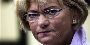 ”Det er fundamentalt, at udviklingen vendes. Utryghed og mistillid giver 
negative vibrationer i vores samfund. Vi skulle gerne være verdens 
lykkeligste folk i årene fremover,” siger Pia Kjærsgaard, værdiordfører i DF.