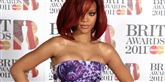 <span style='font-family: Arial; font-size: 15px; color: White;'>304 millioner kroner er lige præcis også, hvad den smukke r&amp;b-sangerinde Rihanna kan rutte med. Dermed deler den 24-årige lækkermås sin fjerdeplads med Ellen DeGeners.</span> <span style='font-family: Arial; font-weight: normal; font-size: 15px; color: #999999;'>Foto: AP, POLFOTO, John Marshall</span>