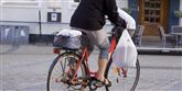 <span style='font-family: Arial; font-size: 15px; color: White;'>Et andet er en klassiker: Tag cyklen på arbejde. Hvis du synes, der er for langt, kan du i stedet vælge at cykle noget af turen og tage offentlig transport resten af vejen.</span> <span style='font-family: Arial; font-weight: normal; font-size: 15px; color: #999999;'>Foto: Colourbox</span>