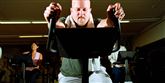 <span style='font-family: Arial; font-size: 15px; color: White;'>Og endelig: Hvis turen til fitnesscentret virker alt for lang, har mange arbejdspladser i dag eget fitnesscenter. Flex ud en time og tag en tur på kondicyklen - og vend tilbage til hæve-sænkebordet med ny energi.</span> <span style='font-family: Arial; font-weight: normal; font-size: 15px; color: #999999;'>Foto: Colourbox</span>