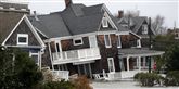 <span style='font-family: Arial; font-size: 15px; color: White;'>Et forsikringsselskab anslår over for Associated Press, at alene privatpersoners forsikringsskader i New York City løber op i 100 milliarder kroner.</span> <span style='font-family: Arial; font-weight: normal; font-size: 15px; color: #999999;'>Foto: (AP Photo/Julio Cortez) / POLFOTO</span>