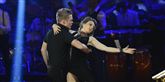 <span style='font-family: Arial; font-size: 15px; color: White;'>På fredag gælder det en plads i finalen, når de sidste tre par mødes til danse-kamp på de bonede gulve.Skuespiller Louise Mieritz og kendis-danser Silas Holst vil spille på glimtet i øjet og historiefortælling, siger de til Se og Hør.</span> <span style='font-family: Arial; font-weight: normal; font-size: 15px; color: #999999;'>Foto: POLFOTO / POLFOTO</span>