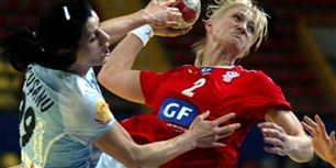 Den tidligere landsholdsstjerne Rikke Skov har forlænget sin kontrakt med Viborg HK med to år.