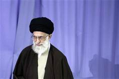 Ayatollah Ali Khomenis styre truer med at slå hårdt tilbage, hvis Israel og USA angriber.