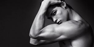 Cristiano Ronaldo er her frontfigur i en reklame for Giogio Armani undertøj. Inden længe får vi ham at se som ansigt for nyt undertøj fra danske JBS Textile Group.