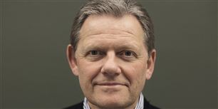 De Konservatives partiformand Lars Barfoed kan ikke holde sig fra kvinderne. Det har nu fået den konsekvens, at hans kone, jurist Vibeke Sylvester Barfoed, har anmodet om en 'straksskilsmisse' fra partiformanden. Parret har været gift siden 2008.
