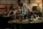 Sex-scene: Halle Berry i sofaknald - se klip