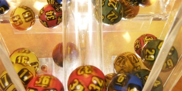 Vildt! Mand vinder en milliard kroner i lotto