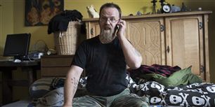 Debatten om dovne Robert fik mange til at mene, at kontanthjælpsmodtagere har det for let. En undersøgelse viser dog, at kommunerne ofte er for hurtige til at lukke for kontanthjælpen, når ledige sige nej til aktivering eller ikke dukker op til møder.
