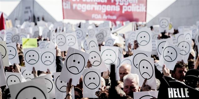 Anholdelse og buh-råb: Rød modvind 1. maj
