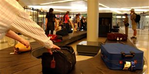 Københavns lufthavn indfører nu endnu mere selvbetjening. Mange passagerer skal nu selv tjekke bagage ind.