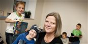 Skoleleder Pia Traugott fra Jyderup Kommuneskole er lettet over, at hun ikke skal have pengepungen op af lommen. Selvom hun er medlem af Danmarks Lærerforening slipper hun for at betale et personligt konflikt-kontingent. "Usolidarisk," lyder det fra flere lærere.