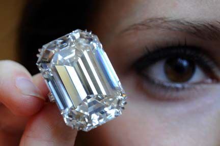 Diamant til 80.000 kr. fundet i støvsuger