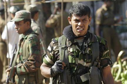 Sri Lankas hær har sat hårdt ind mod de Tamilske Tigre, men det går ud over civile.
 Foto: AP/Eranga Jayawardena / POLFOTO